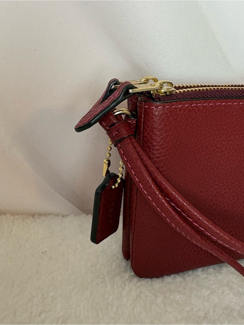 COACH Women’s Burgundy Leather double compartment Wristlet, like new! - Picture 5 of 14